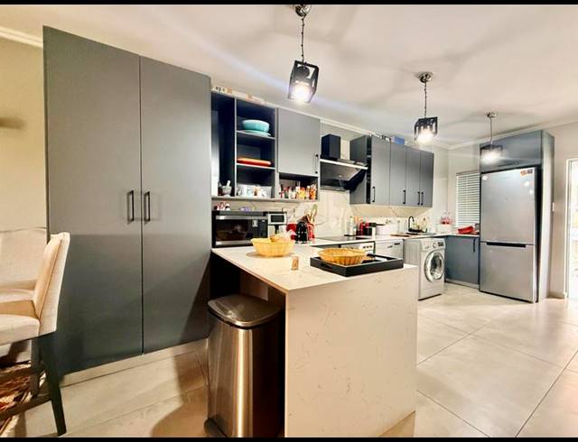 2 BEDROOM PROPERTY TO RENT IN HURLINGHAM